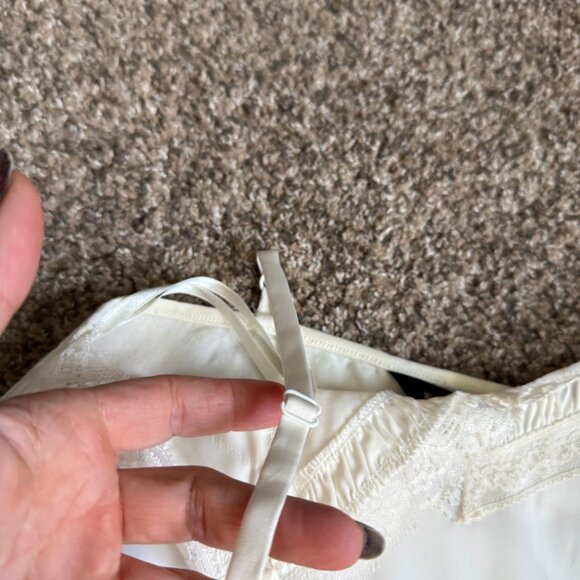 White House Black Market Ivory Seamed Mixed Material Lace Trim Cami Top, Size XS - Picture 5 of 9